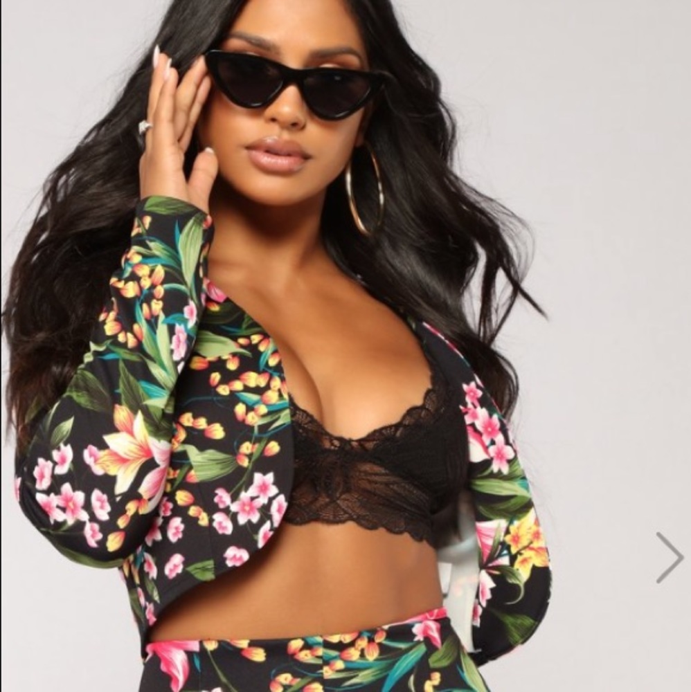 FASHIONNOVA cropped floral jacket
